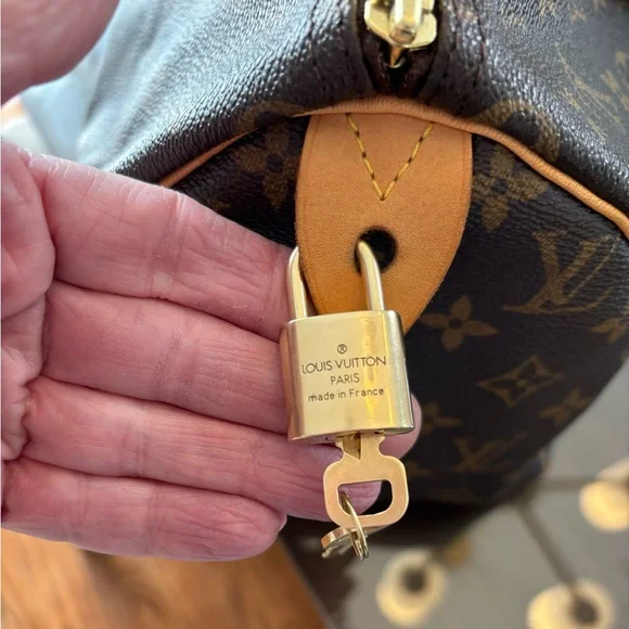 Vintage Y2K Louis Vuitton Speedy 30 - Picture 10 of 15